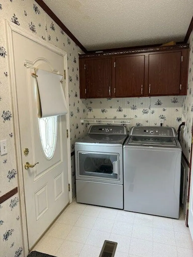 696 Wheat School Road Salvisa KY 40372