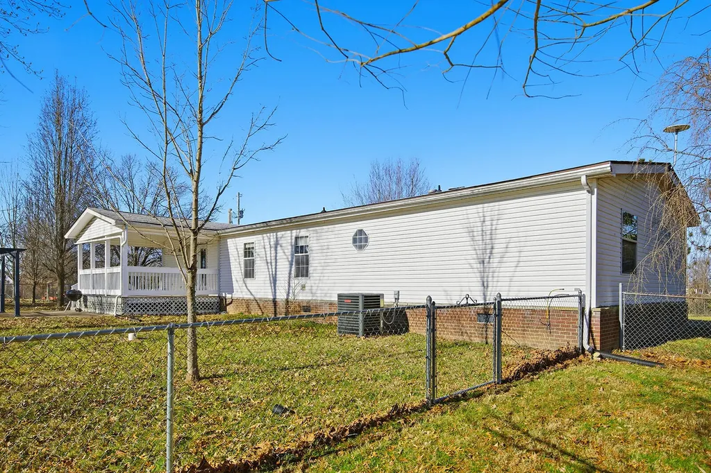 696 Wheat School Road Salvisa KY 40372