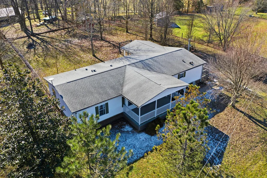 696 Wheat School Road Salvisa KY 40372
