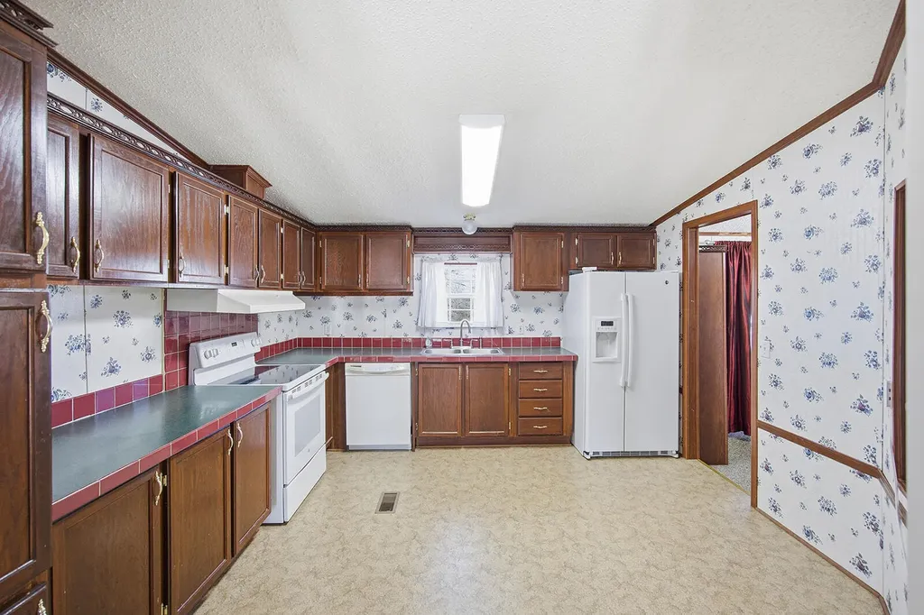 696 Wheat School Road Salvisa KY 40372