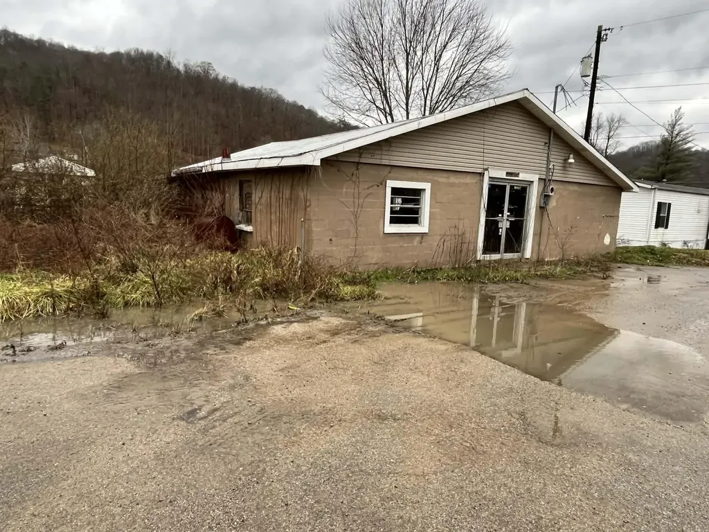 1752 Highway 219 Wallins KY 40873