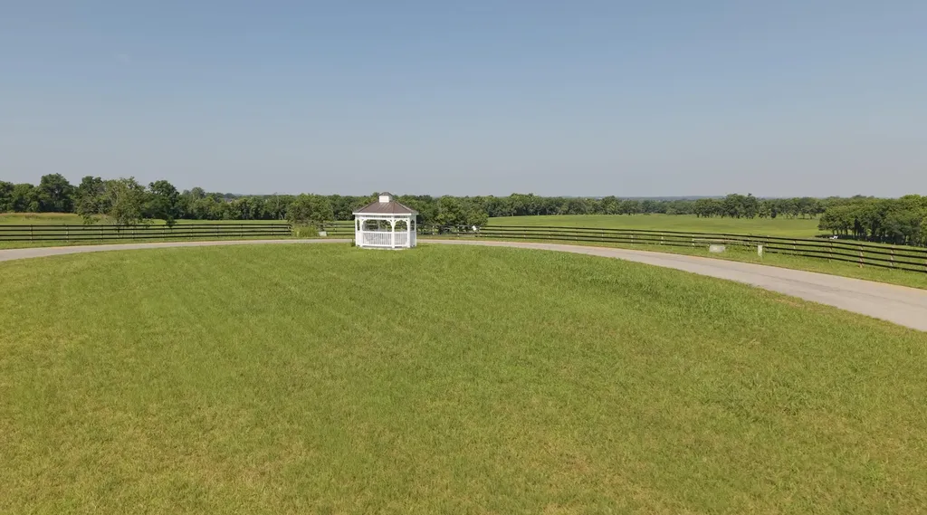 518 Polo Run Lane Versailles KY 40383