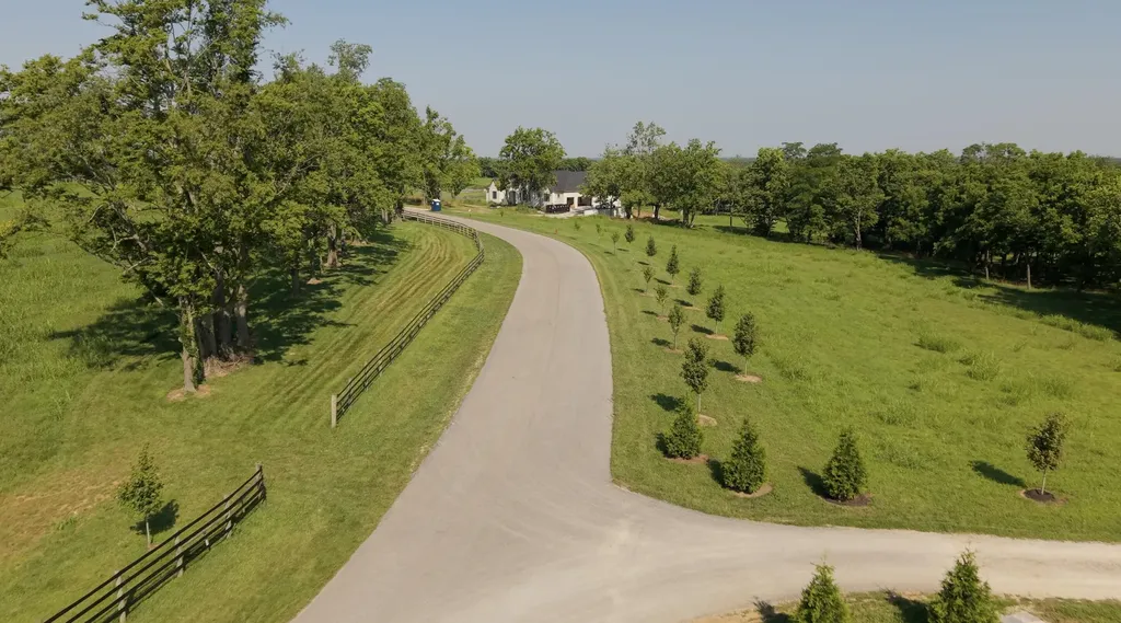 518 Polo Run Lane Versailles KY 40383
