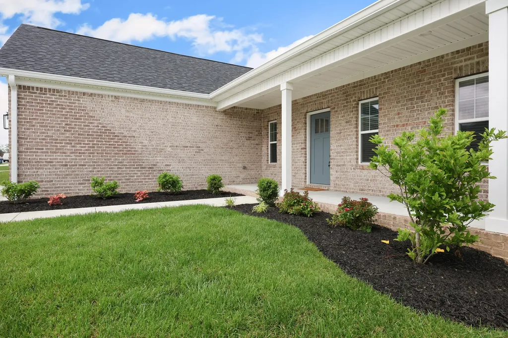 108 Peoples Meadow Nicholasville KY 40356