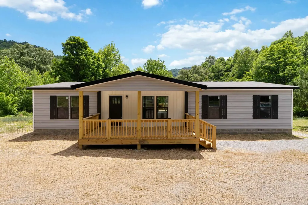 1776 Little Wolf Creek Road Williamsburg KY 40769