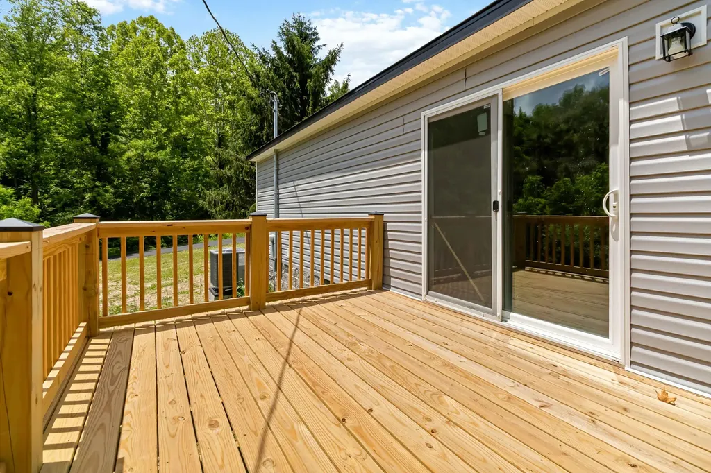 1776 Little Wolf Creek Road Williamsburg KY 40769