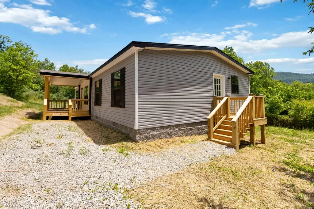 1776 Little Wolf Creek Road Williamsburg KY 40769