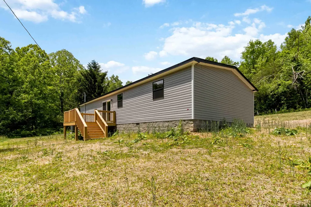 1776 Little Wolf Creek Road Williamsburg KY 40769