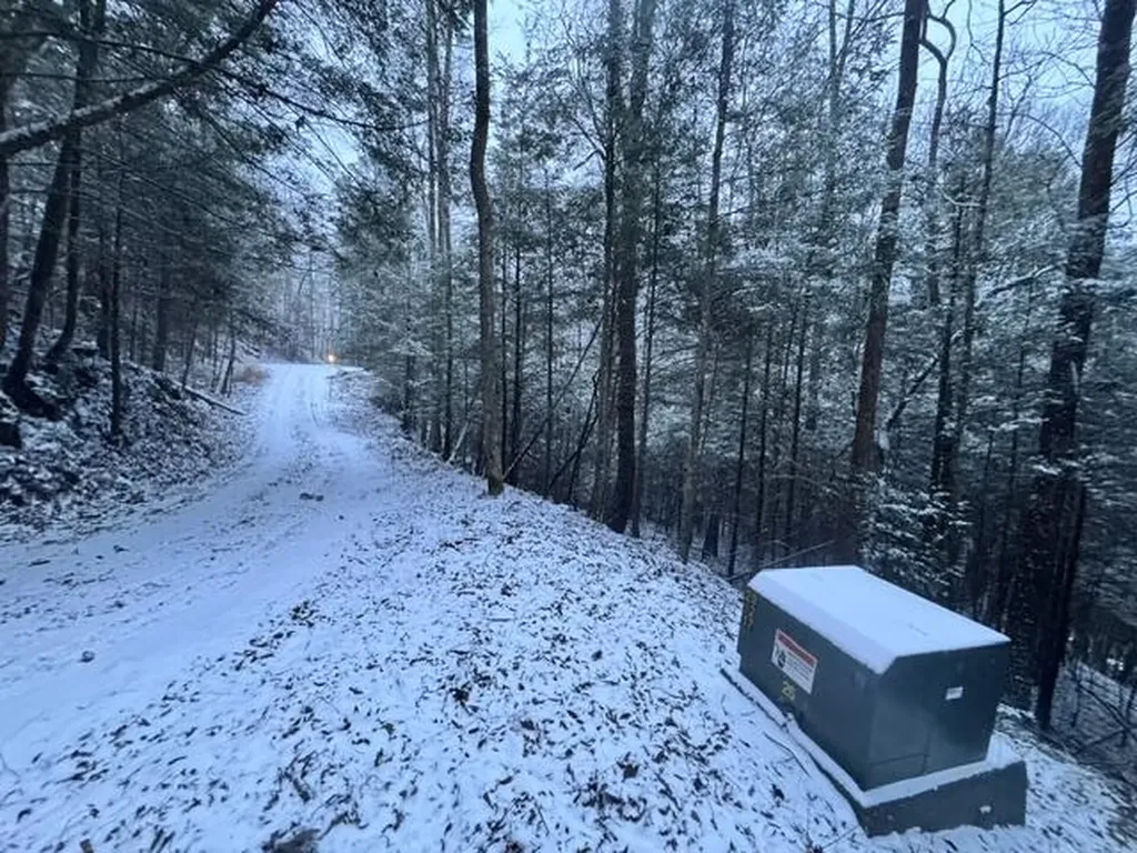Lot 2 Cave Hollow Road Campton KY 41301