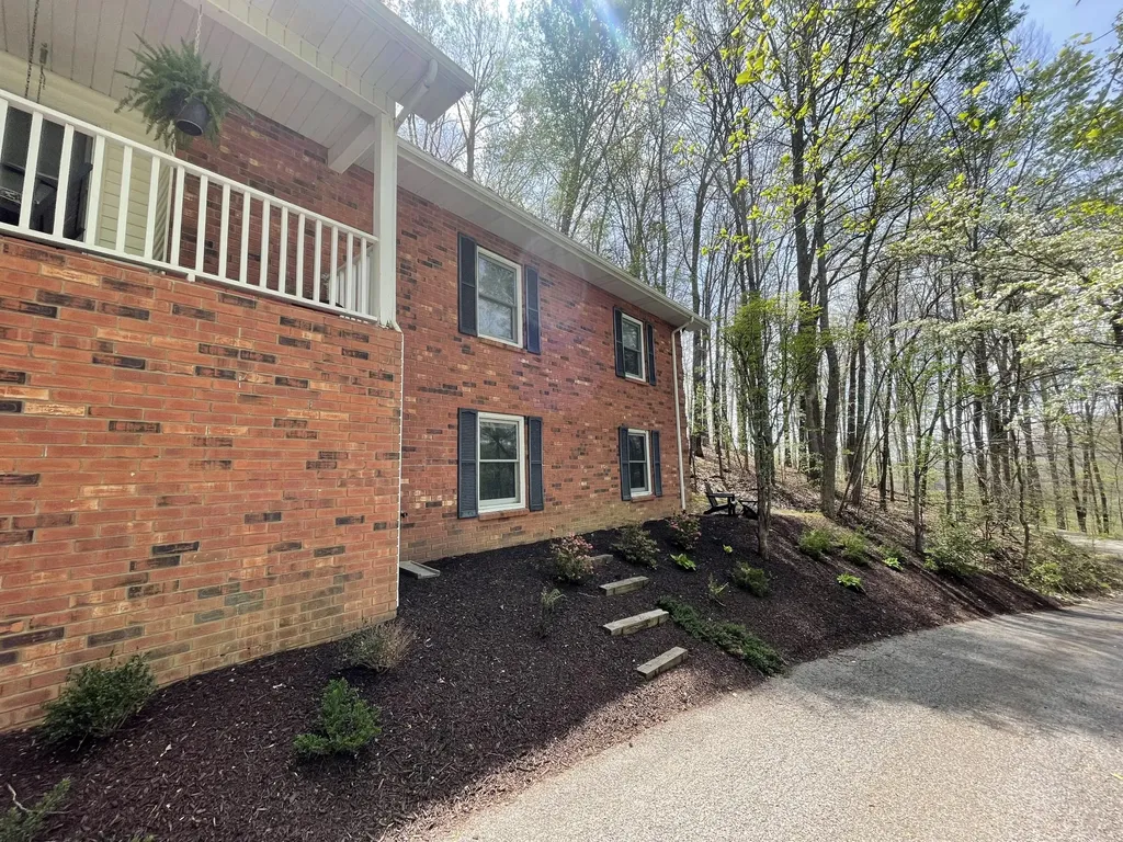 222 Park Hill Avenue Barbourville KY 40906