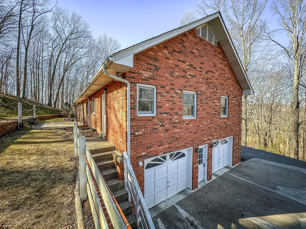222 Park Hill Avenue Barbourville KY 40906