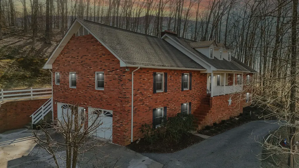222 Park Hill Avenue Barbourville KY 40906