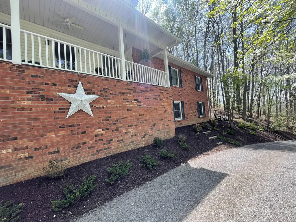 222 Park Hill Avenue Barbourville KY 40906