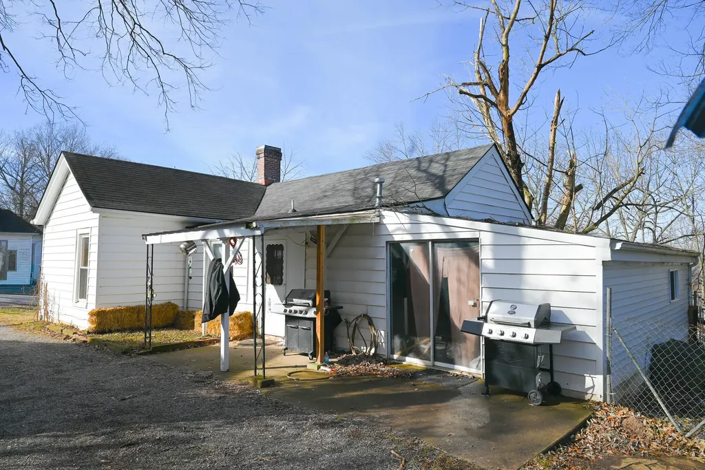 132 Virginia Avenue Paris KY 40361