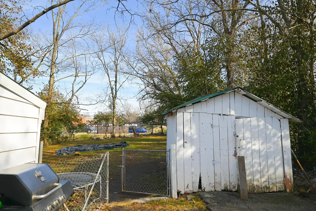 132 Virginia Avenue Paris KY 40361
