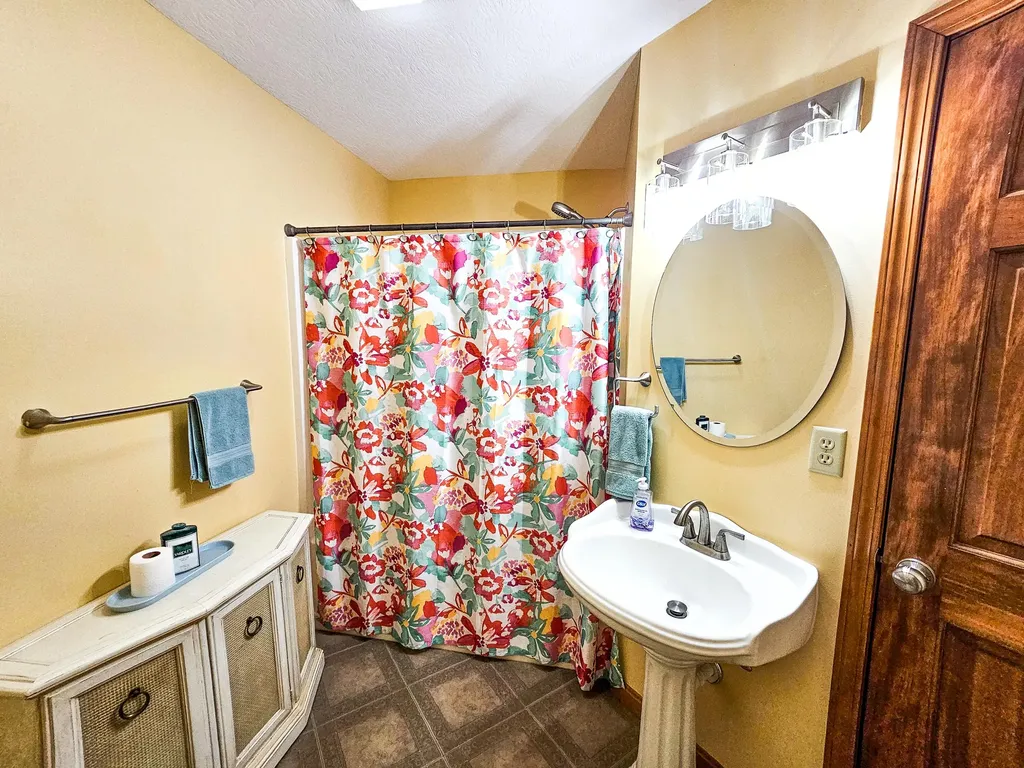 601 Indian Ridge Road Falls Of Rough KY 40119