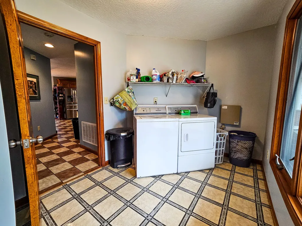 601 Indian Ridge Road Falls Of Rough KY 40119