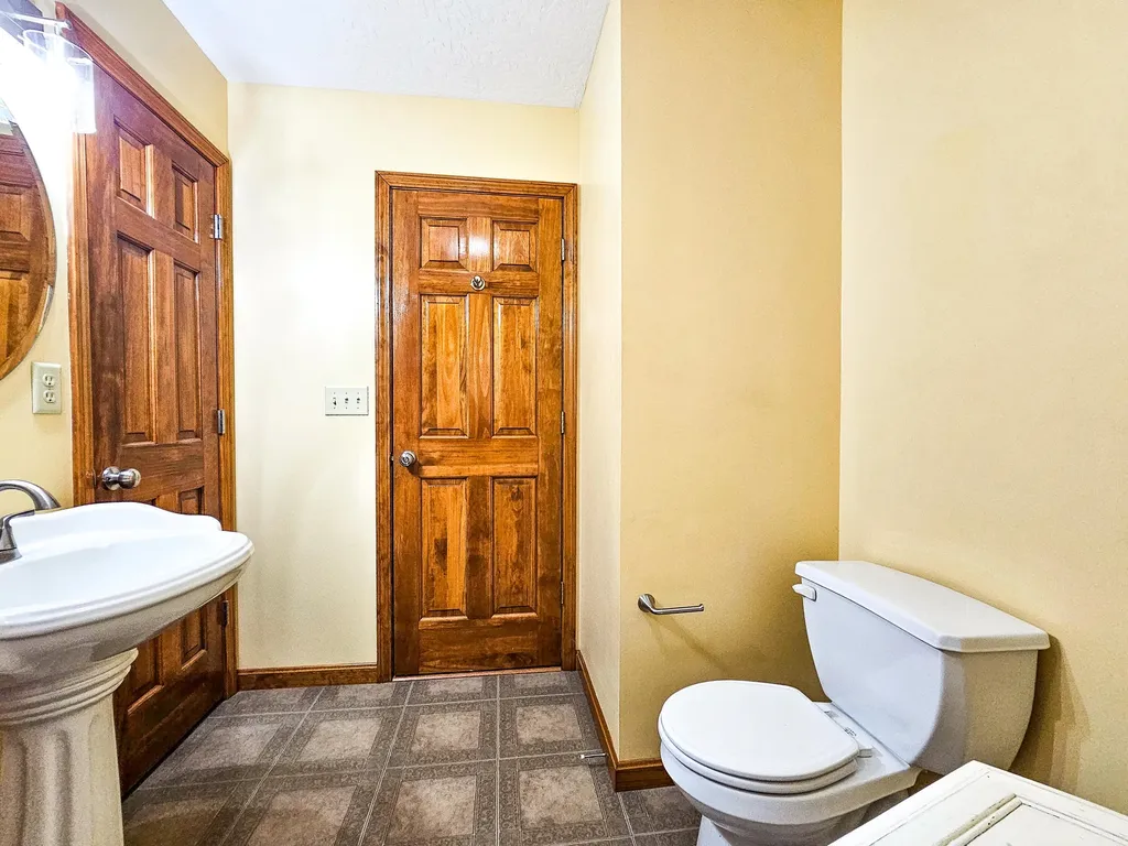 601 Indian Ridge Road Falls Of Rough KY 40119