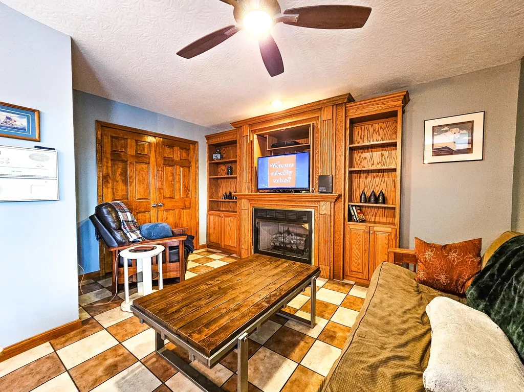 601 Indian Ridge Road Falls Of Rough KY 40119