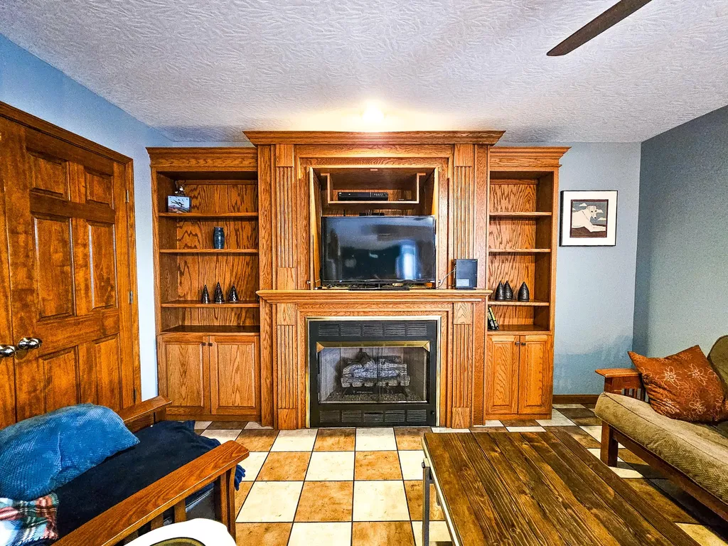 601 Indian Ridge Road Falls Of Rough KY 40119