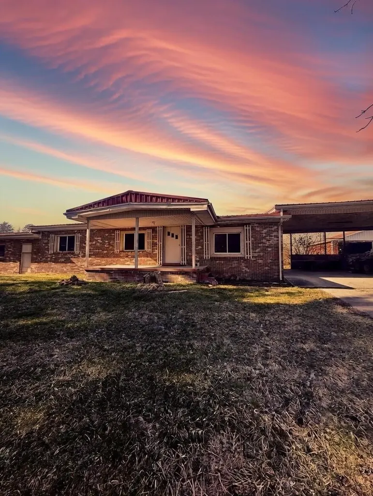 1615 Vaughn Ridge Road London KY 40741