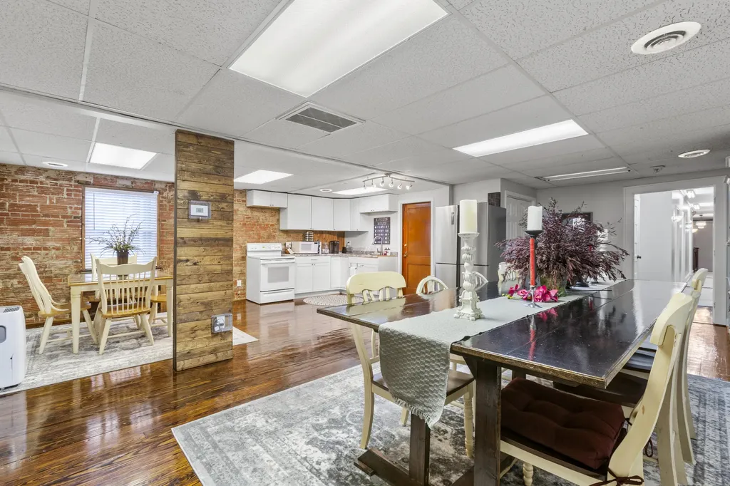110 W Kentucky Avenue Pineville KY 40977