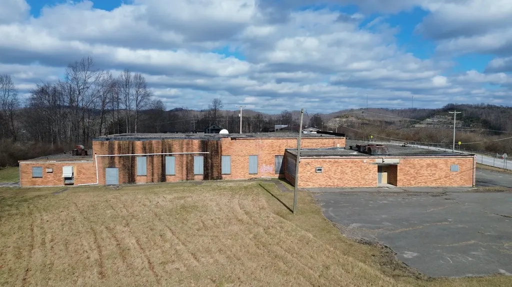 717 Liberty Road West Liberty KY 41472
