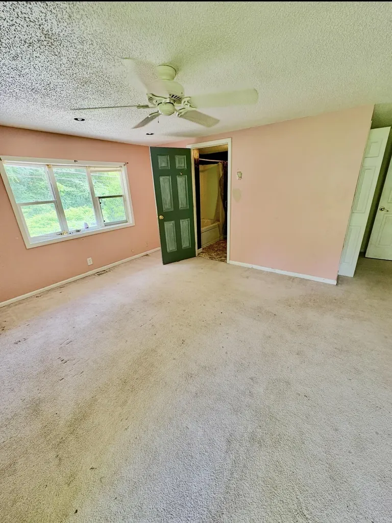 243 Nosben Fork Belfry KY 41514