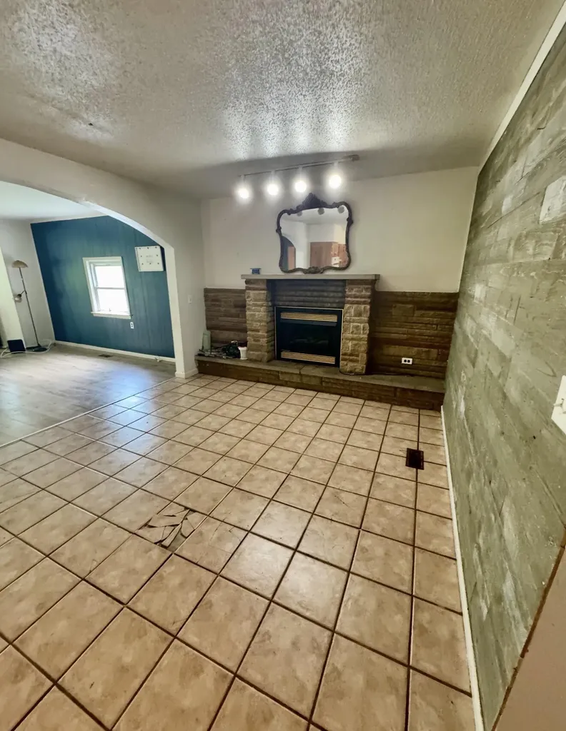 243 Nosben Fork Belfry KY 41514