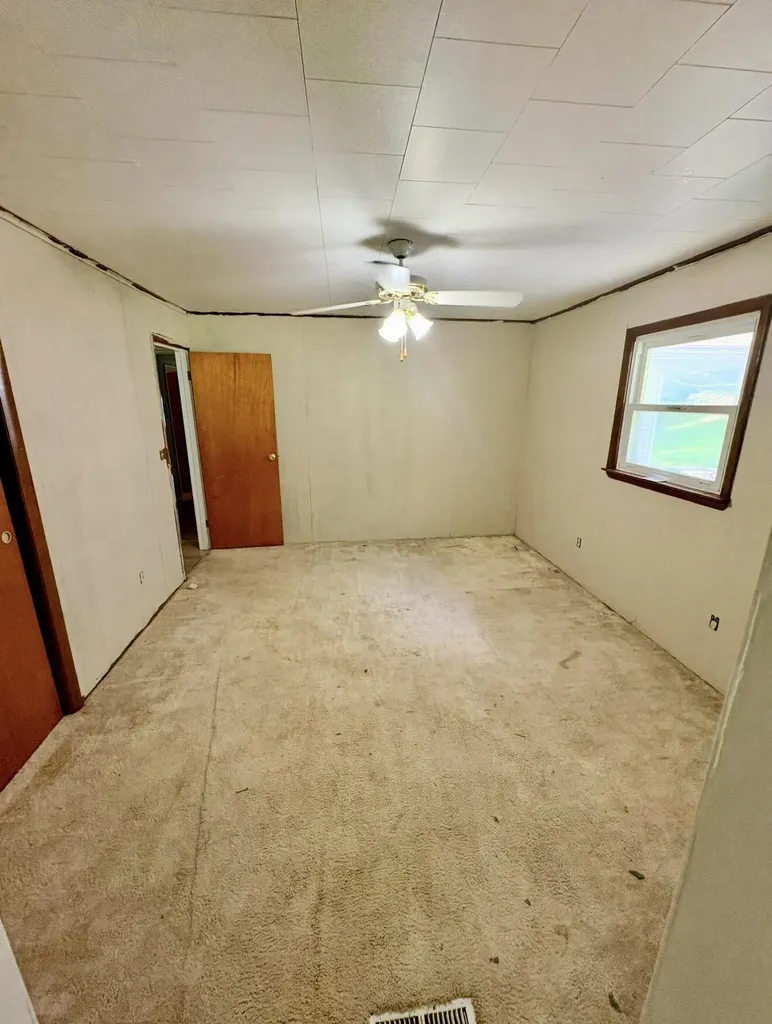243 Nosben Fork Belfry KY 41514