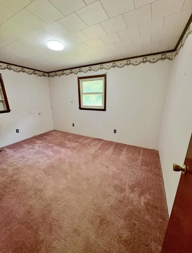 243 Nosben Fork Belfry KY 41514