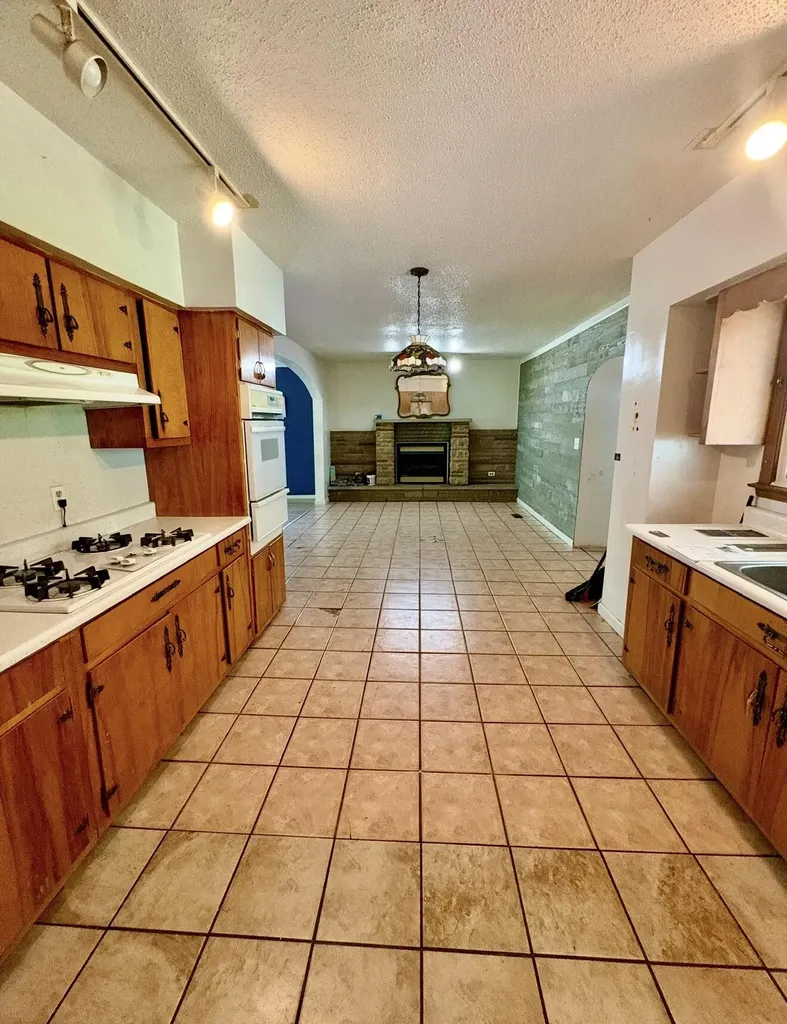 243 Nosben Fork Belfry KY 41514
