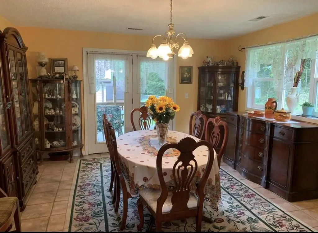243 Nosben Fork Belfry KY 41514