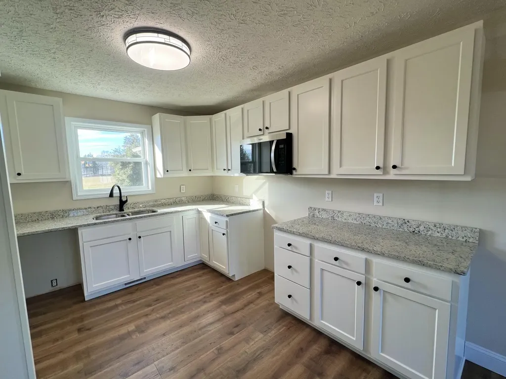 87 Justin Lane Russell Springs KY 42642