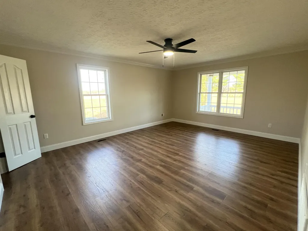 87 Justin Lane Russell Springs KY 42642
