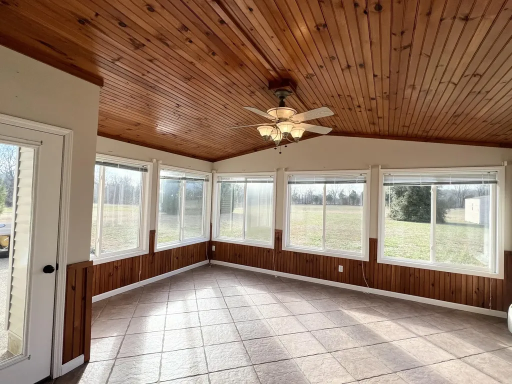 87 Justin Lane Russell Springs KY 42642