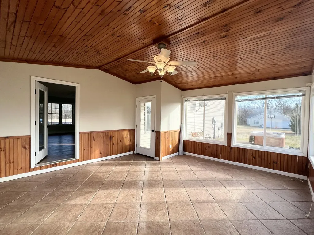 87 Justin Lane Russell Springs KY 42642