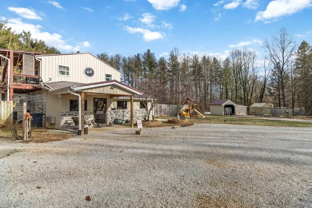 3280 Highway 635 Science Hill KY 42553