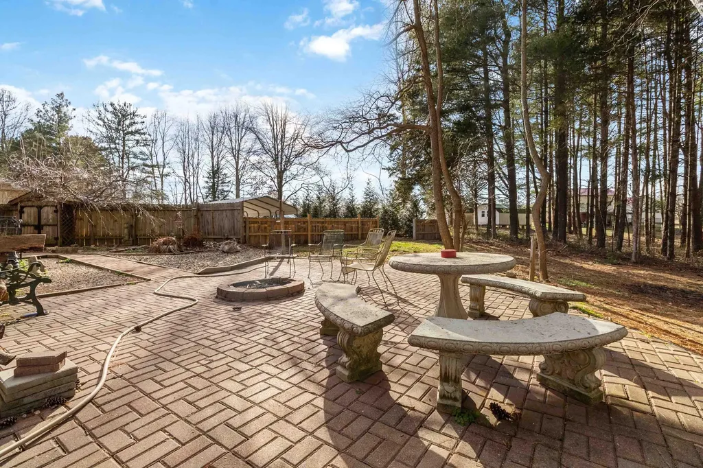 3280 Highway 635 Science Hill KY 42553