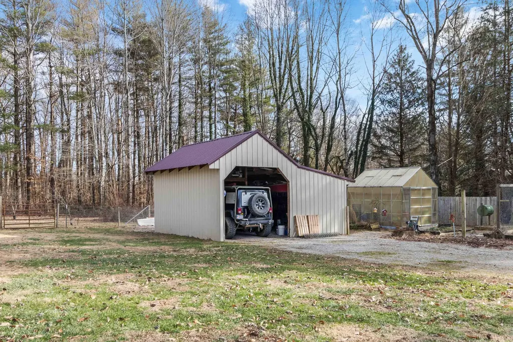 3280 Highway 635 Science Hill KY 42553