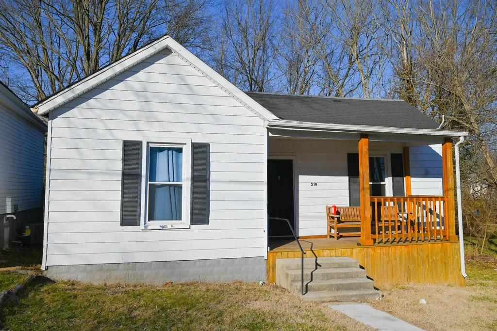 319 Lilleston Avenue Paris KY 40361