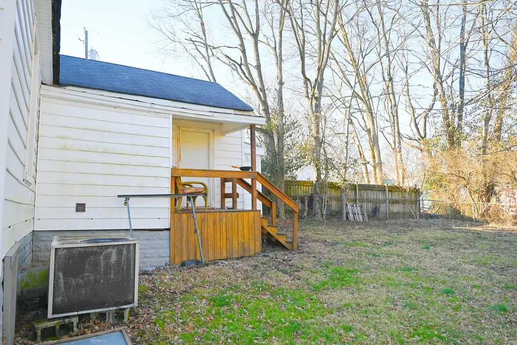 319 Lilleston Avenue Paris KY 40361