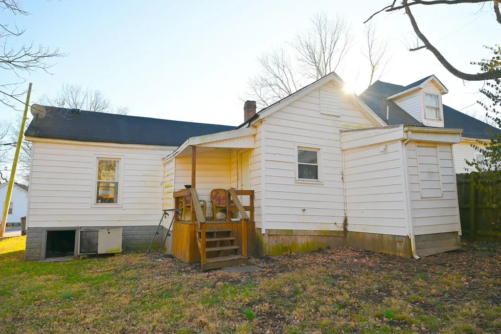 319 Lilleston Avenue Paris KY 40361