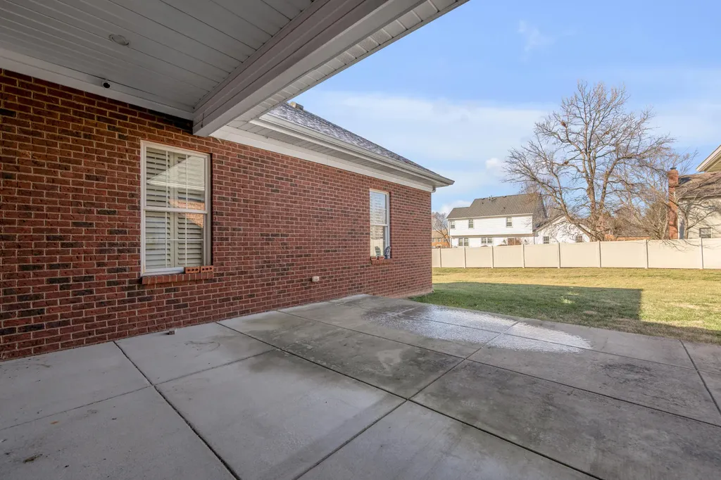 326 Foxtail Road Versailles KY 40383