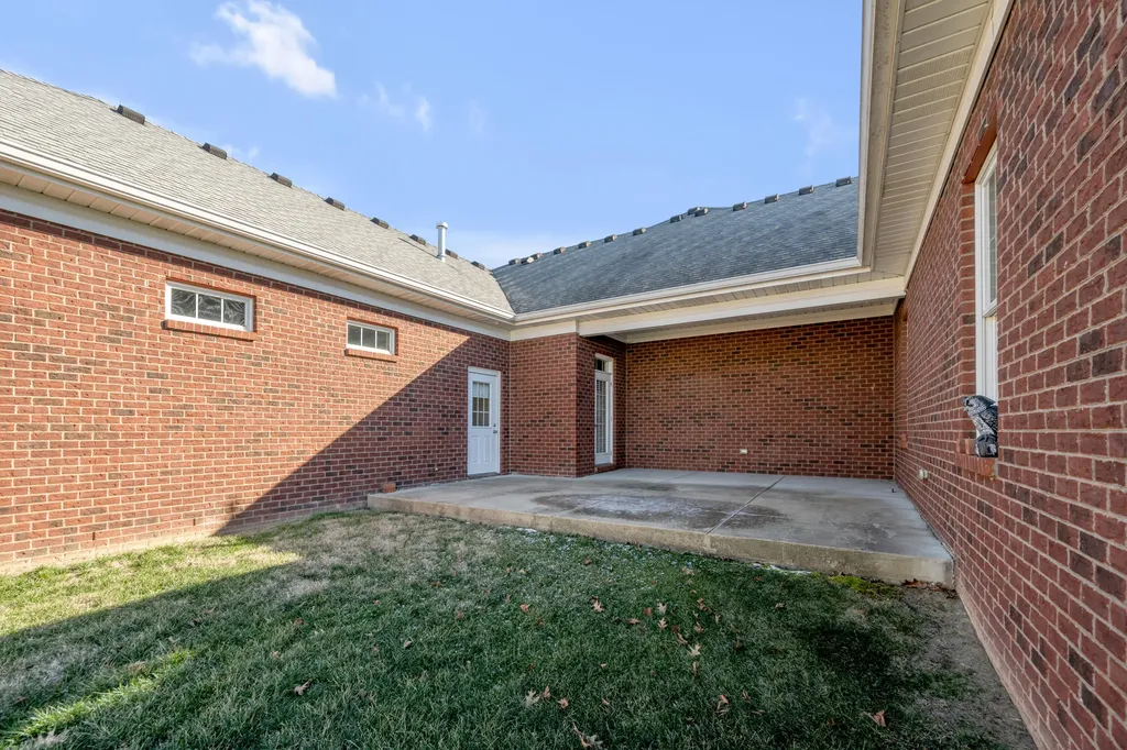 326 Foxtail Road Versailles KY 40383