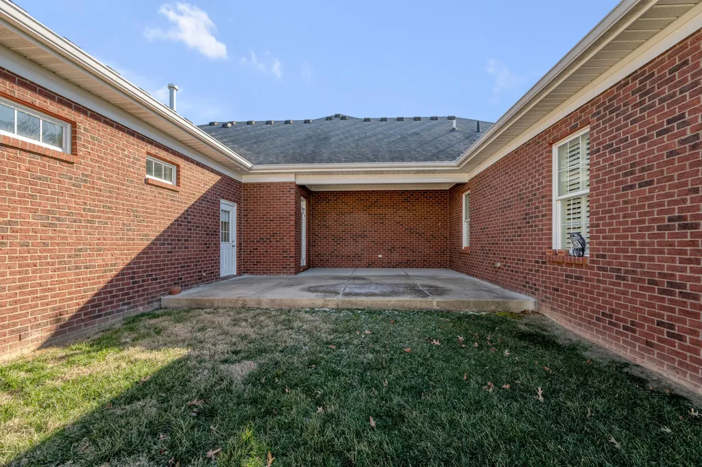 326 Foxtail Road Versailles KY 40383
