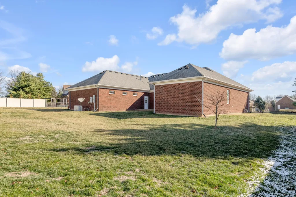 326 Foxtail Road Versailles KY 40383