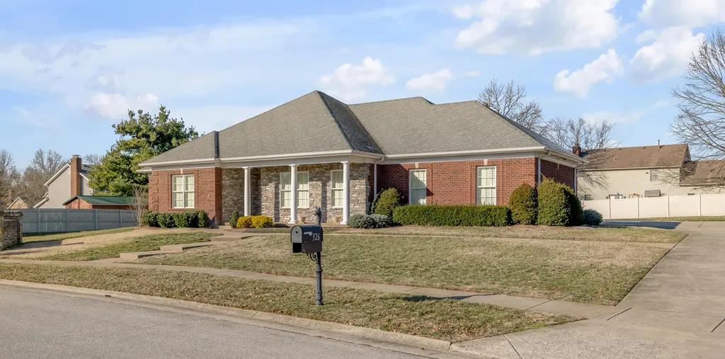 326 Foxtail Road Versailles KY 40383