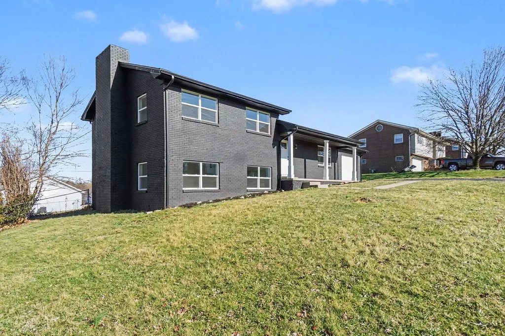521 Henrico Street Harrodsburg KY 40330
