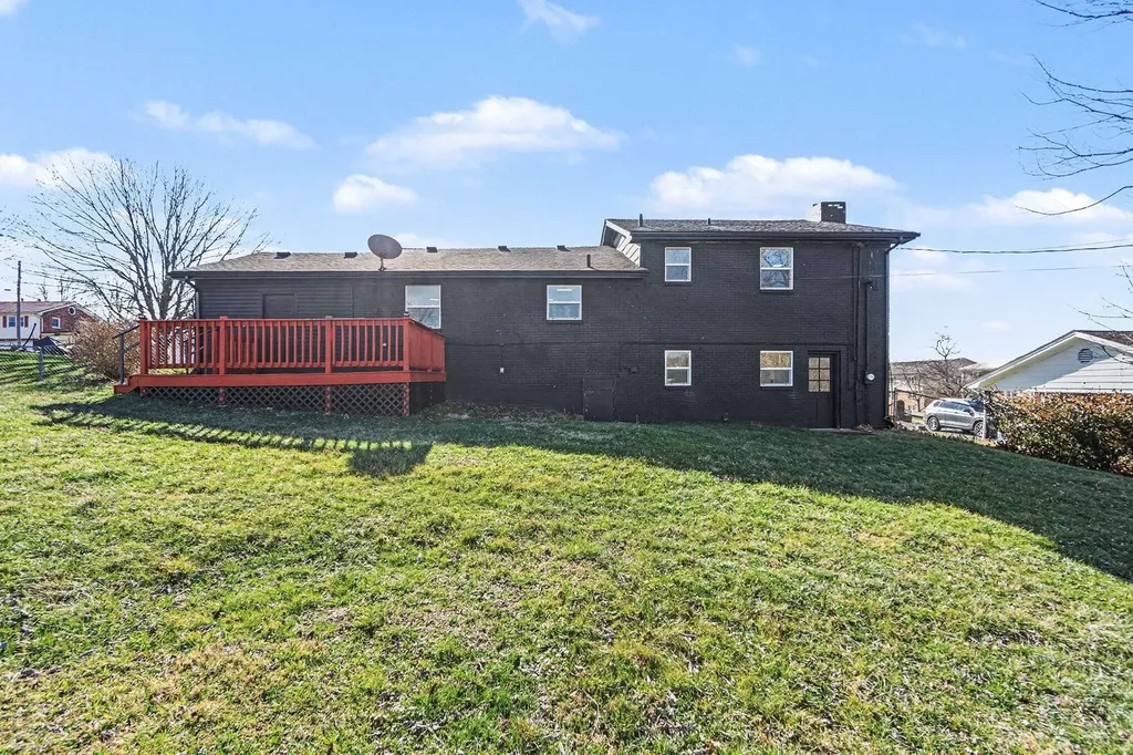 521 Henrico Street Harrodsburg KY 40330